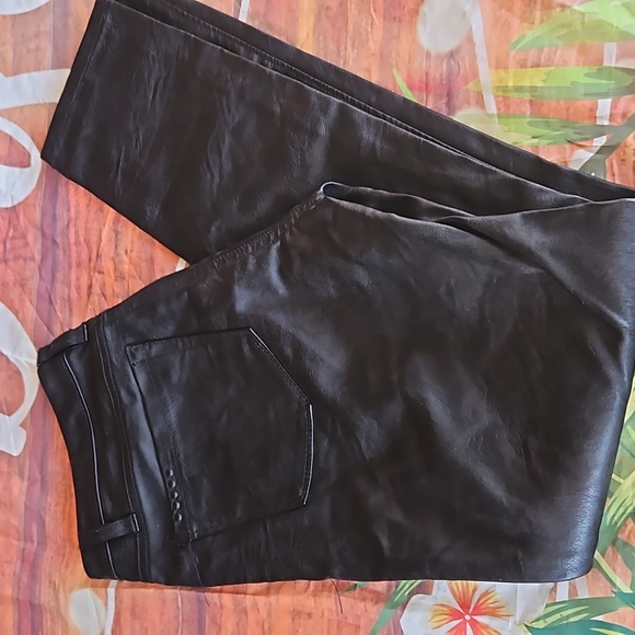 S Black Vegan leather pants - Picture 5 of 7